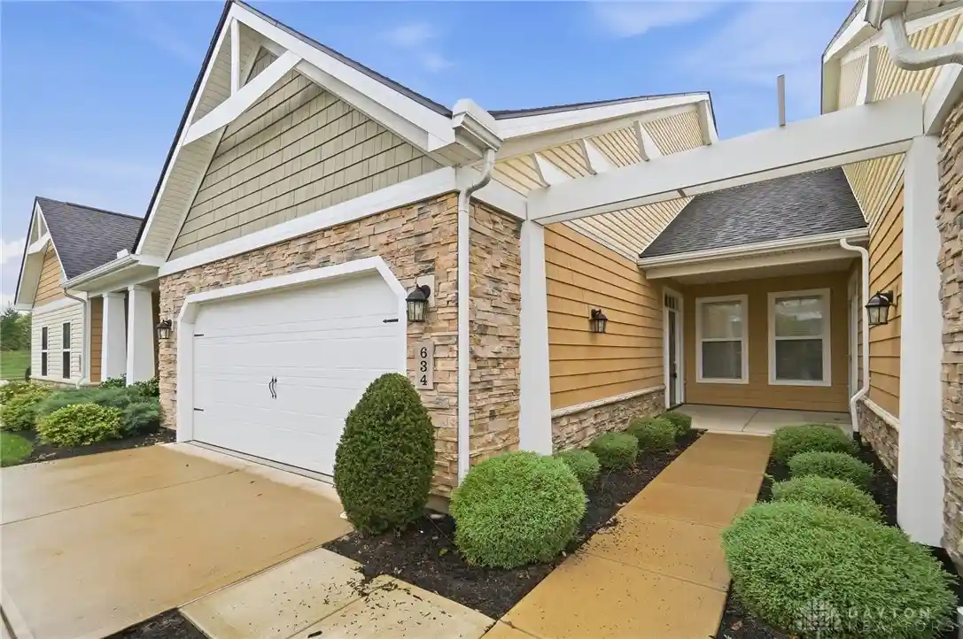 Listing Photo 1 - Condo for sale in 634 Anchor Ct located at 634 Anchor Ct, Beavercreek, OH 45430 - Unit 634 Anchor Ct