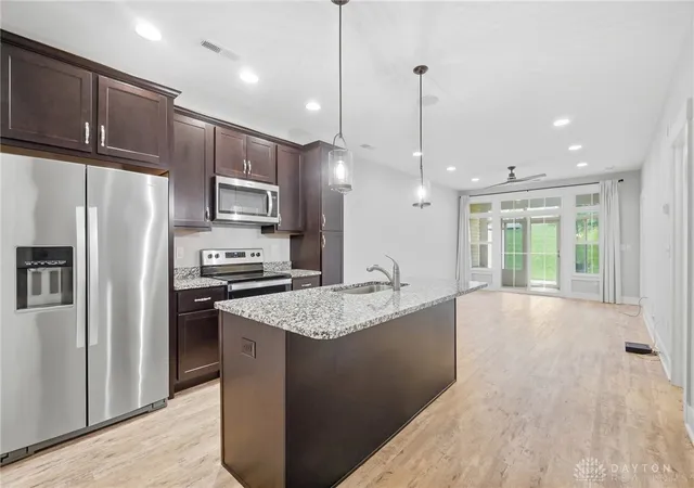 Listing Photo 5 - Condo for sale in building located at 634 Anchor Ct, Beavercreek, OH 45430