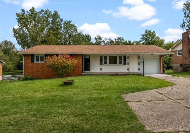 Photo 1 of Single family home for sale at 2340 Derr Rd, Springfield, OH 45503 | MLS# 969709 | Listing updated on 2026-10-01