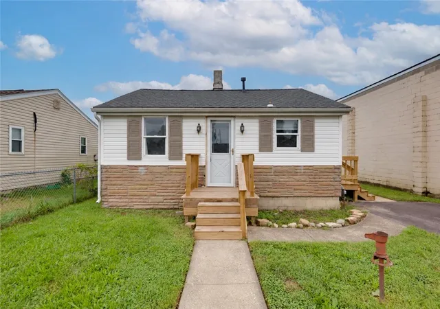 Photo 1 of Single family home for sale at 2535 Ontario Ave, Dayton, OH 45414 | MLS# 969716 | Listing updated on 2026-10-07