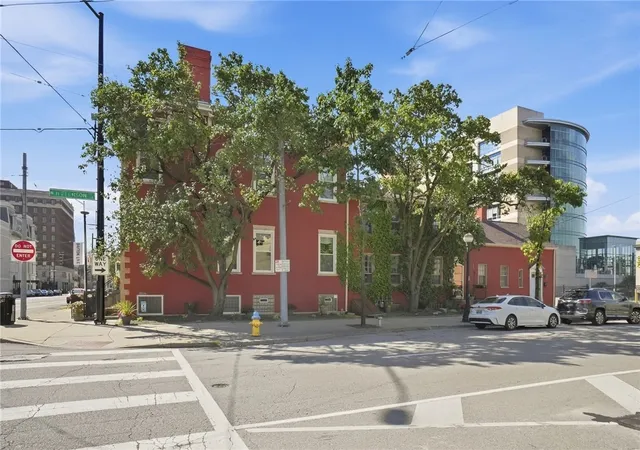 Listing Photo 4 - Condo for sale in building located at 39 E 1st St, Dayton, OH 45402