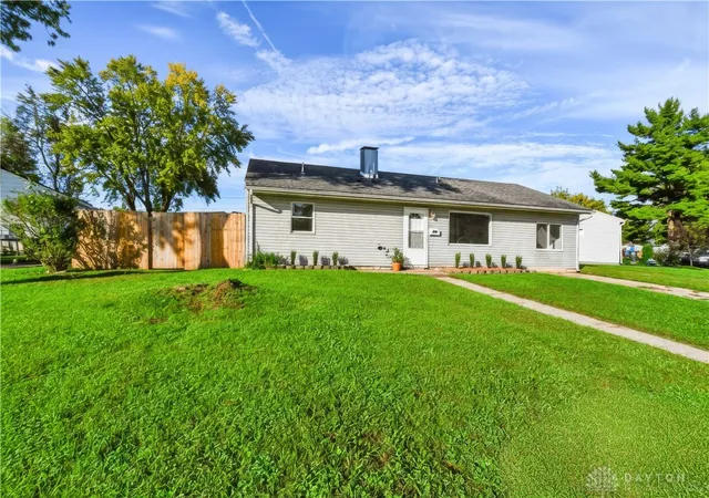 Photo 2 of Single family home for sale at 128 Marchmont Dr, Fairborn, OH 45324 | MLS# 969831 | Listing updated on 2026-09-28