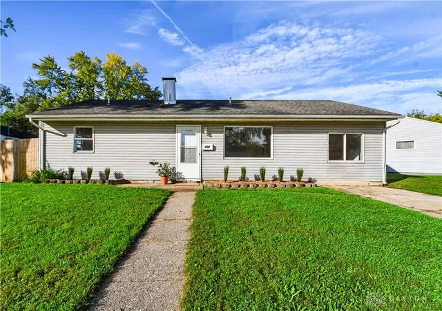 Photo 3 of Single family home for sale at 128 Marchmont Dr, Fairborn, OH 45324 | MLS# 969831 | Listing updated on 2026-09-28