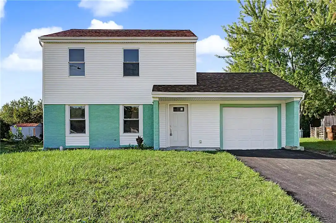 Single family home for sale at 2073 Thimble Crk Dr, Dayton, OH 45426 | MLS# 969830