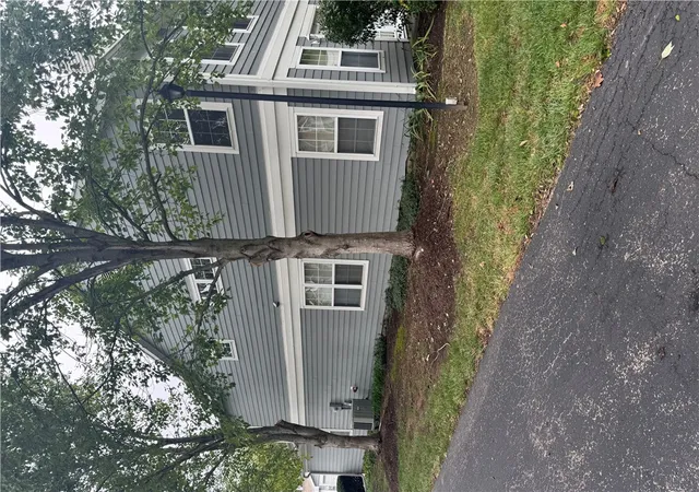 Listing Photo 3 - Condo for sale in building located at 310 Elmwood Dr, Springboro, OH 45066 - Unit #310
