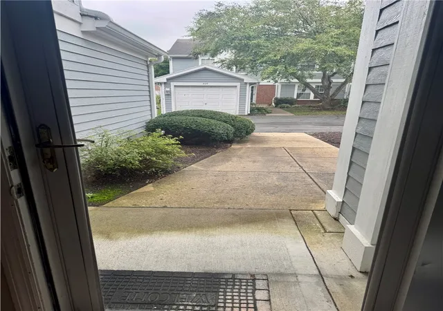 Listing Photo 5 - Condo for sale in building located at 310 Elmwood Dr, Springboro, OH 45066 - Unit #310