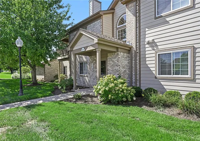 Listing Photo 4 - Condo for sale in building located at 1655 Piper Ln, Centerville, OH 45440 - Unit #206