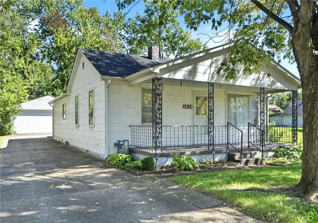 Photo 3 of Sale Pending at 1824 Burrowes Blvd, Fairborn, OH 45324 | MLS# 970060 | Listing updated on 2026-10-02