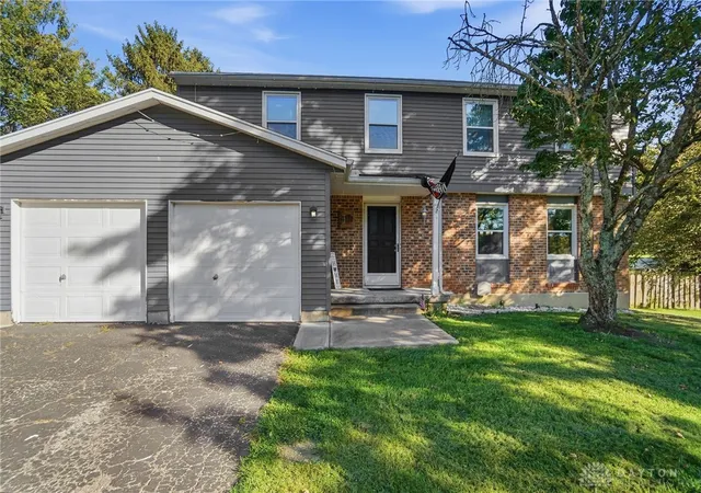 Photo 2 of Single family home for sale at 4171 Golden Eagle Ct, Beavercreek, OH 45430 | MLS# 970128 | Listing updated on 2026-10-11
