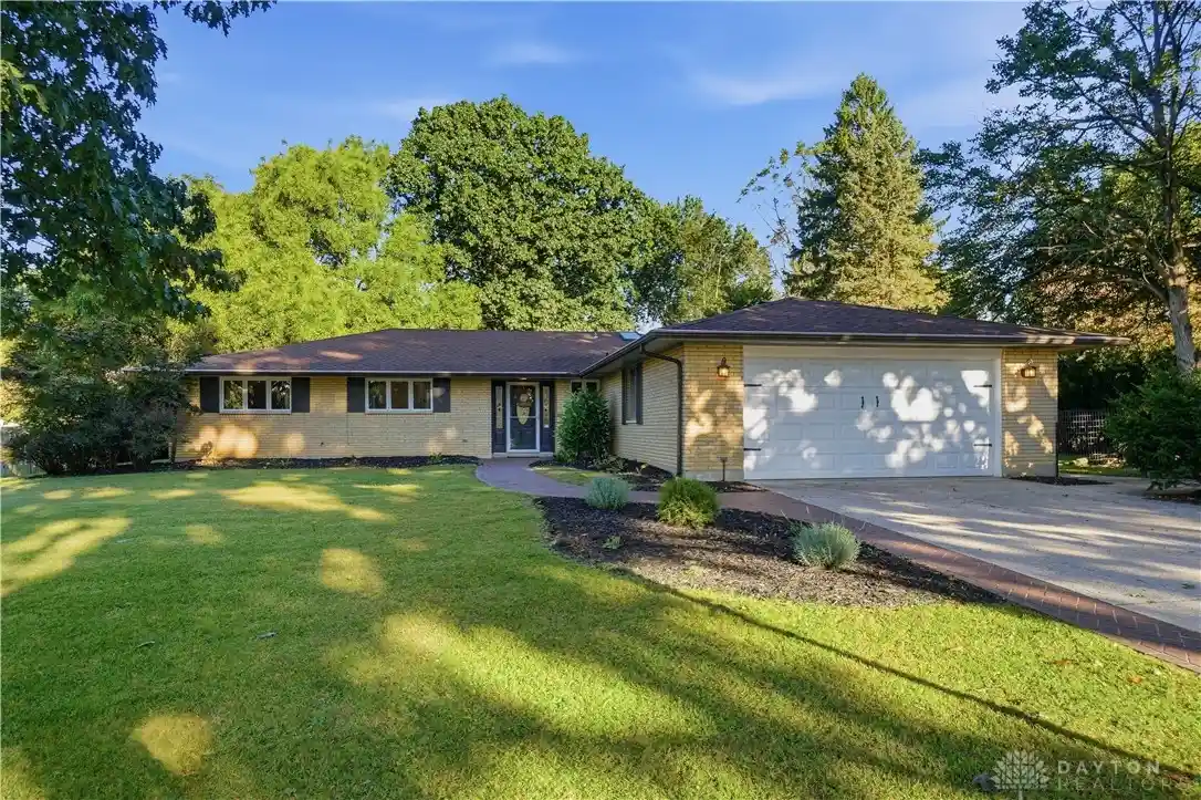 Photo 1 of Single family home for sale at 7685 Duffield Cir, Dayton, OH 45459 | MLS# 970132 | Listing updated on 2026-10-12