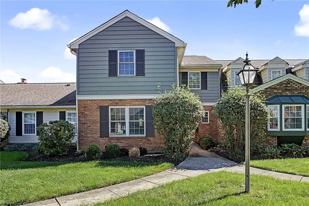 Listing Photo 1 - Condo for sale in 7789 Thomas Jefferson Ln located at 7789 Thomas Jefferson Ln, Dayton, OH 45459 - Unit 7789 Thomas Jefferson Ln