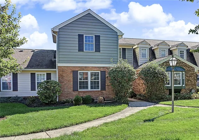 Listing Photo 4 - Condo for sale in building located at 7789 Thomas Jefferson Ln, Dayton, OH 45459