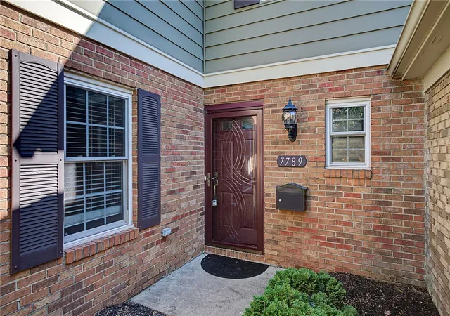 Listing Photo 5 - Condo for sale in building located at 7789 Thomas Jefferson Ln, Dayton, OH 45459