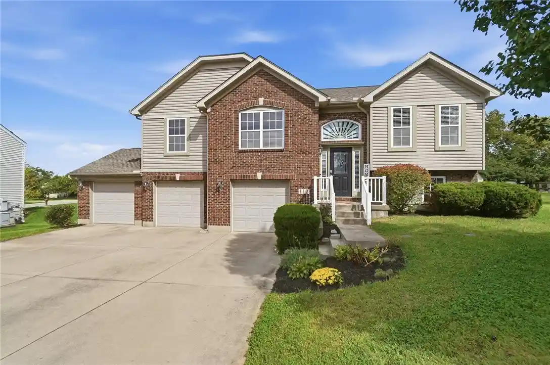 Single family home for sale at 112 Ascot Glen Dr, Franklin, OH 45005 | MLS# 969985
