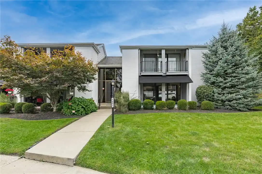 Listing Photo 1 - Condo for sale in 5401 Landau Dr located at 5401 Landau Dr, Kettering, OH 45429 - Unit #16
