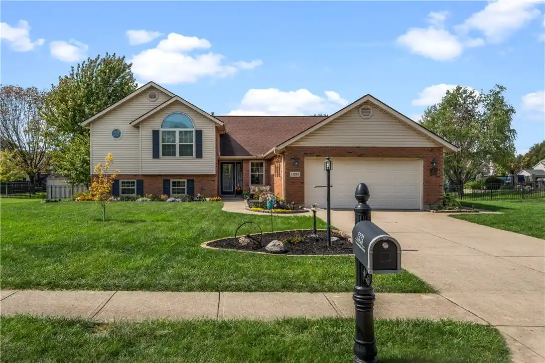 Photo 1 of Sale Pending at 1333 Alexandersville Rd, Miamisburg, OH 45342 | MLS# 970275 | Listing updated on 2026-10-31