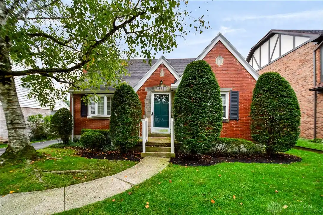 Photo 1 of Single family home for sale at 212 Dell Park Ave, Oakwood, OH 45419 | MLS# 970243 | Listing updated on 2026-10-20