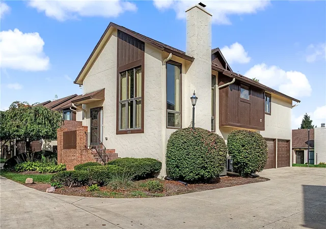 Condo for sale at 1221 Chevington Ct #16A, Dayton, OH 45459 | MLS# 970127