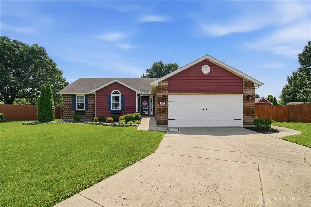 Single family home for sale at 927 Golden Meadows Ct, Trenton, OH 45067 | MLS# 970197