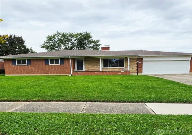 Photo 3 of Single family home for sale at 406 E Edgewood St, Sidney, OH 45365 | MLS# 970333 | Listing updated on 2026-10-03