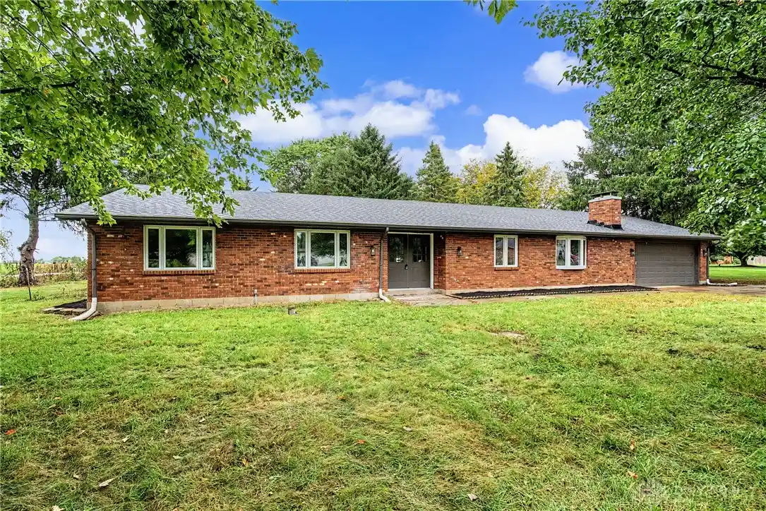 Photo 1 of Single family home for sale at 5705 Allen Park Dr, Tipp City, OH 45371 | MLS# 970348 | Listing updated on 2026-10-19
