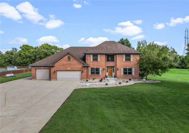 Photo 3 of Single family home for sale at 2616 Rolling Meadows Dr, Xenia, OH 45385 | MLS# 970290 | Listing updated on 2026-10-11