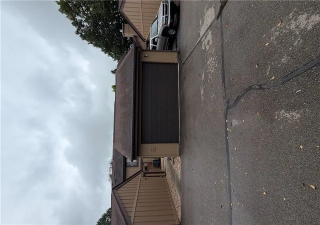 Listing Photo 3 - Condo for sale in building located at 1330 Preakness Pl, Dayton, OH 45459