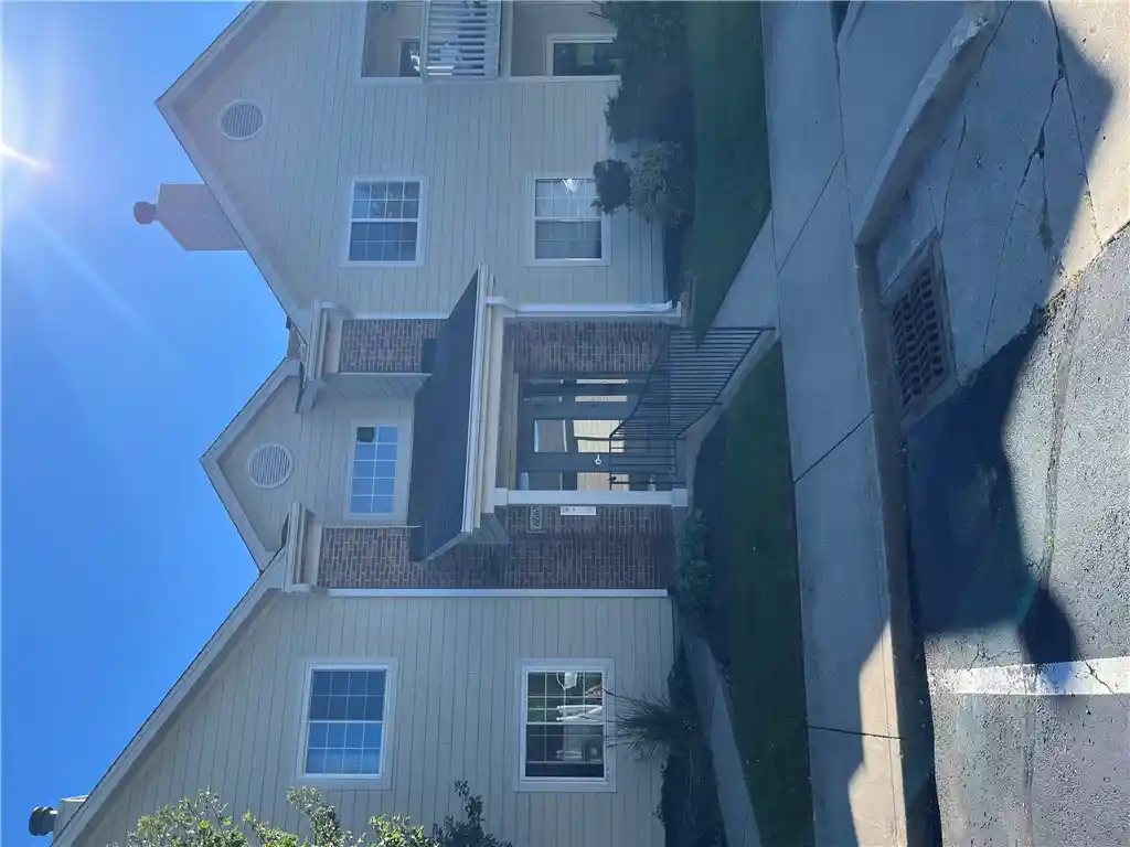 Listing Photo 1 - Condo for sale in 6665 Brigham Sq located at 6665 Brigham Sq, Centerville, OH 45459 - Unit 6665 Brigham Sq
