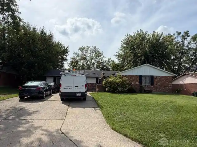 Photo 1 of Sale Pending at 4814 Pierpont Dr, Dayton, OH 45426 | MLS# 970516 | Listing updated on 2026-10-14