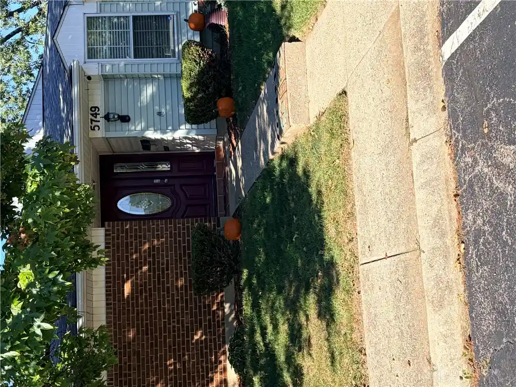 Listing Photo 1 - Condo for sale in 5749 Troy Villa Blvd located at 5749 Troy Villa Blvd, Dayton, OH 45424 - Unit #5749