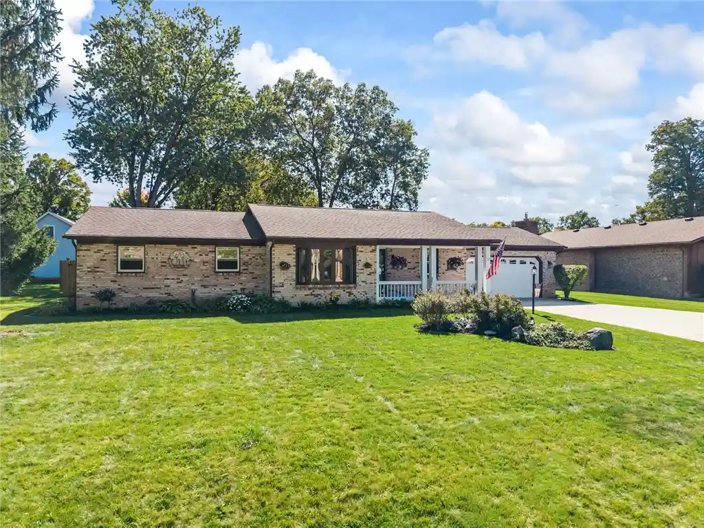 Photo 1 of Single family home for sale at 434 Woodlawn Dr, Tipp City, OH 45371 | MLS# 970540 | Listing updated on 2026-10-15