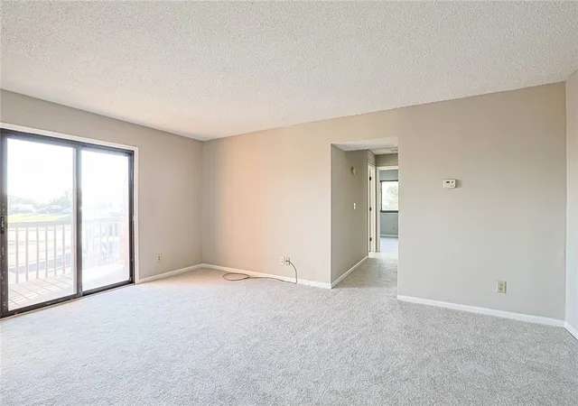 Listing Photo 5 - Condo for sale in building located at 3920 Mack Rd, Fairfield, OH 45014 - Unit #113