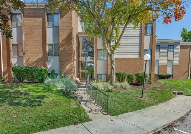 Photo 1 of Condo for sale at 1008 Lookout Trl #C, West Carrollton, OH 45449 | MLS# 970293 | Listing updated on 2026-10-08