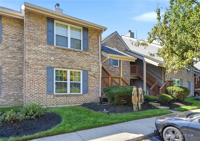 Listing Photo 2 - Condo for sale in building located at 412 Waterfront Pl, Dayton, OH 45458