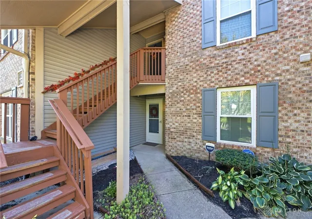 Listing Photo 3 - Condo for sale in building located at 412 Waterfront Pl, Dayton, OH 45458