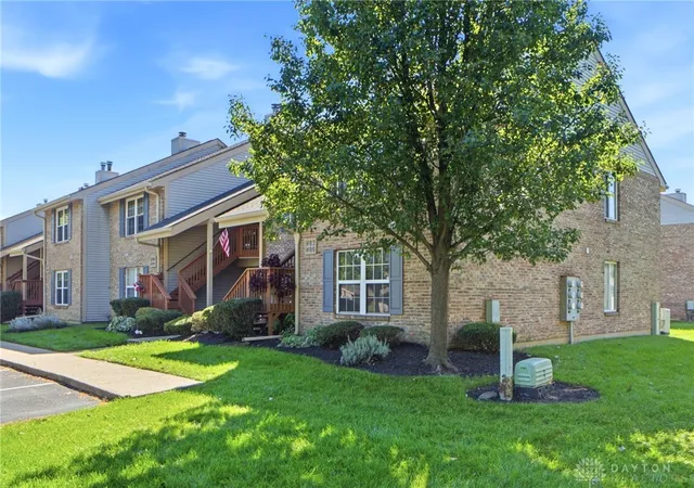 Listing Photo 4 - Condo for sale in building located at 412 Waterfront Pl, Dayton, OH 45458