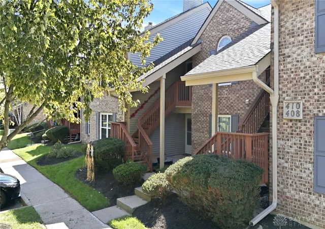 Listing Photo 5 - Condo for sale in building located at 412 Waterfront Pl, Dayton, OH 45458