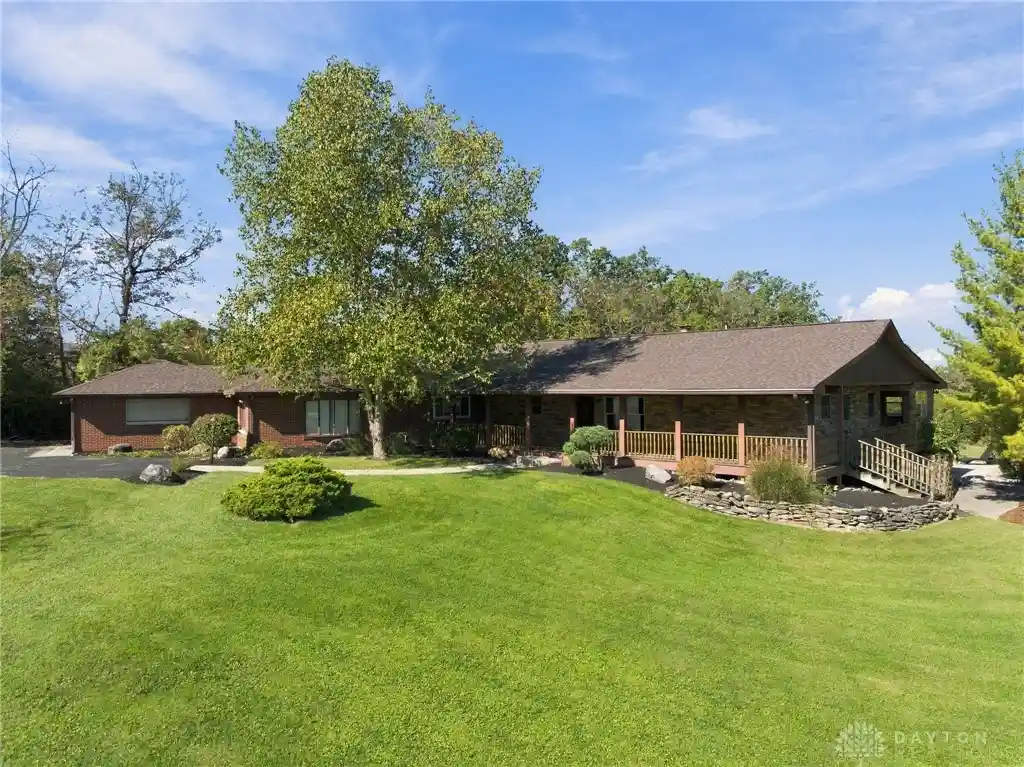 Photo 1 of Single family home for sale at 114 Hickory Ln, Lebanon, OH 45036 | MLS# 970736 | Listing updated on 2026-10-19
