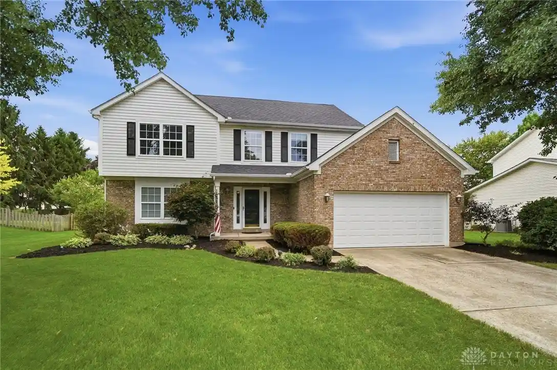 Single family home for sale at 25 Huntley Ct, Springboro, OH 45066 | MLS# 970903