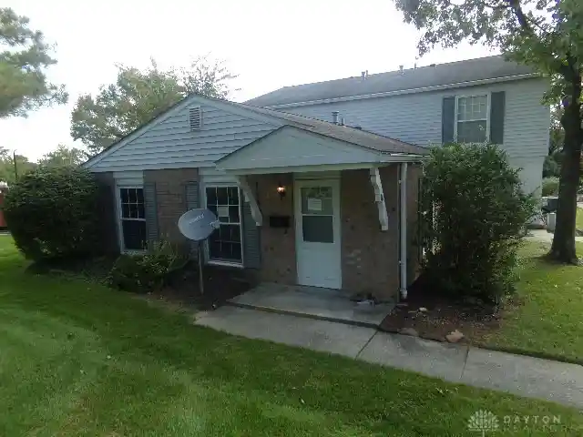 Listing Photo 1 - Condo for sale in 16 Moonbeam Ct located at 16 Moonbeam Ct, Fairfield, OH 45014 - Unit #5A