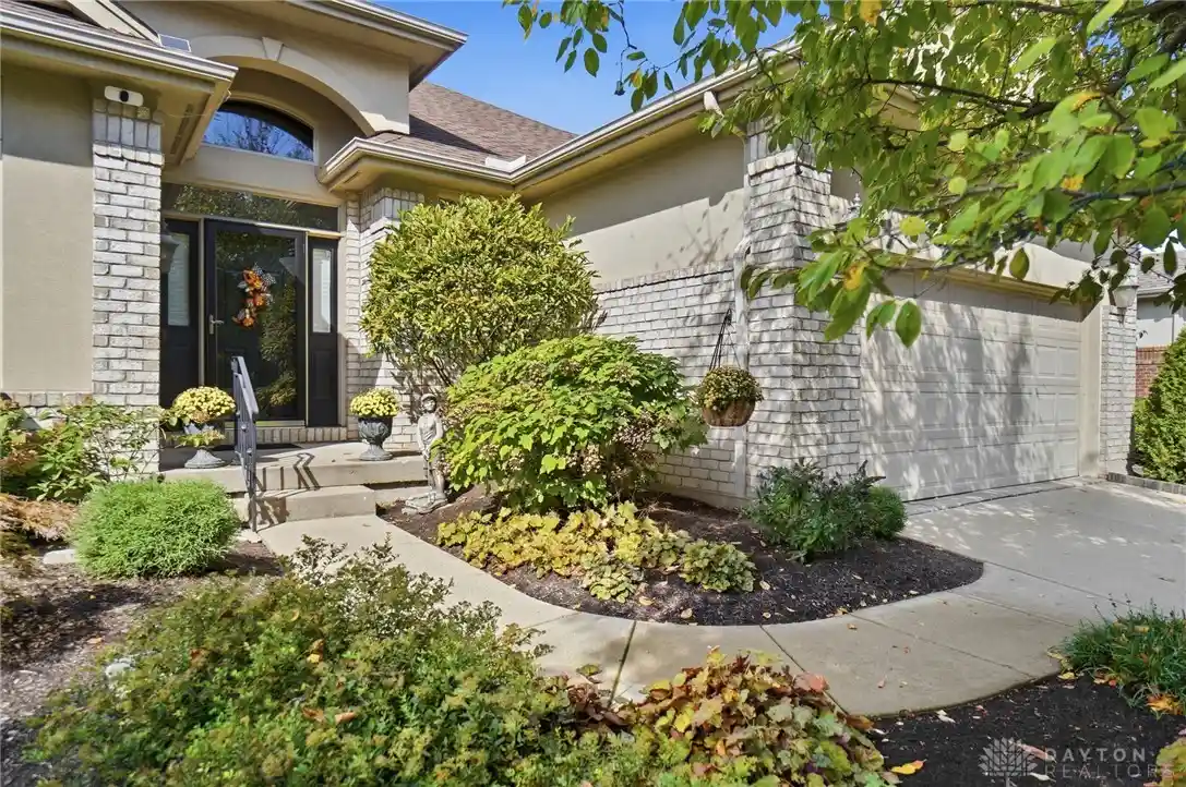 Photo 1 of Single family home for sale at 837 Eagle Run Dr, Dayton, OH 45458 | MLS# 970940 | Listing updated on 2026-10-18
