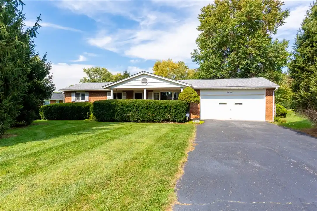 Photo 1 of Sale Pending at 160 Chestnut Ave, Franklin, OH 45005 | MLS# 970768 | Listing updated on 2026-10-27