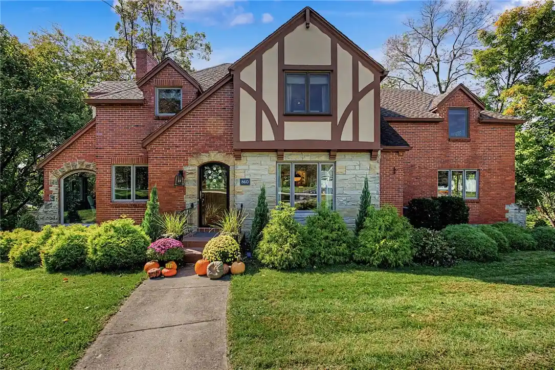 Photo 1 of Single family home for sale at 860 Greenhouse Dr, Dayton, OH 45419 | MLS# 970990 | Listing updated on 2026-10-18
