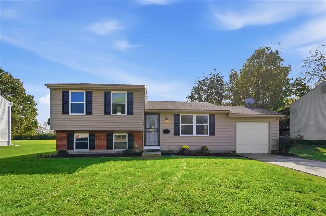 Photo 1 of Single family home for sale at 131 Lexington Farm Rd, Englewood, OH 45322 | MLS# 971316 | Listing updated on 2026-10-25