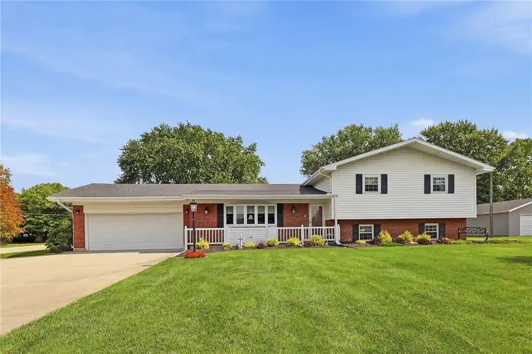 Photo 1 of Sale Pending at 2874 Ashlar Dr, Springfield, OH 45503 | MLS# 969452 | Listing updated on 2026-10-27