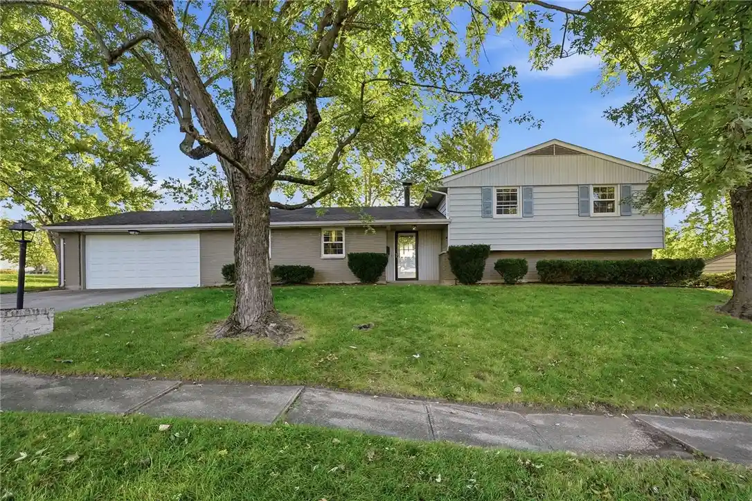 Photo 1 of Single family home for sale at 6948 Michelle Pl, Englewood, OH 45322 | MLS# 971538 | Listing updated on 2026-10-30
