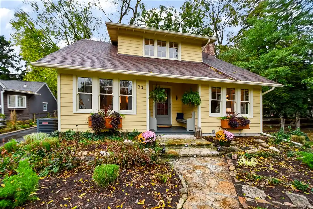 Photo 1 of Single family home for sale at 32 W Peach Orchard Rd, Oakwood, OH 45419 | MLS# 971537 | Listing updated on 2026-10-25