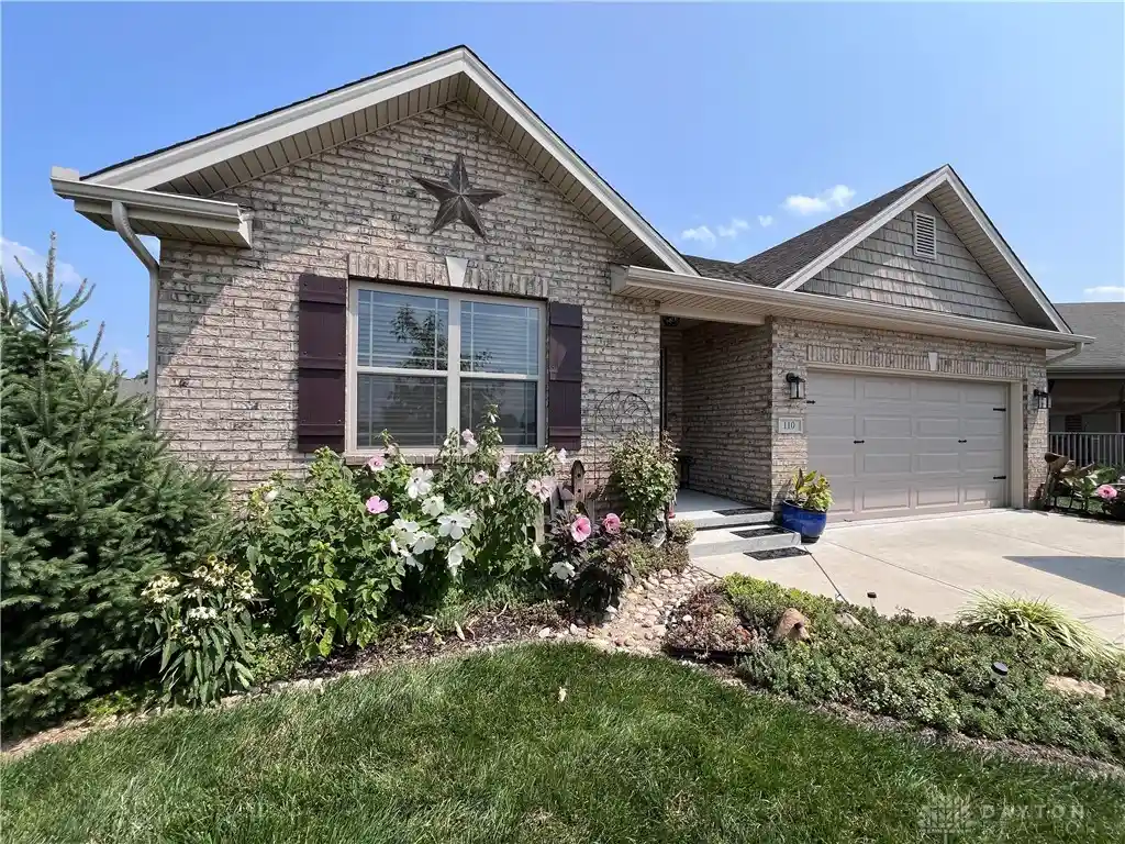 Photo 1 of Single family home for sale at 110 Silver Oak Ct, Franklin, OH 45005 | MLS# 971478 | Listing updated on 2026-10-22