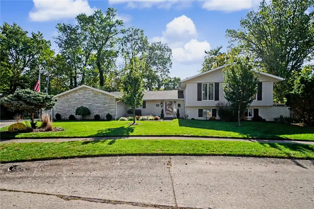 Photo 1 of Single family home for sale at 200 Blue Gate Cir, Dayton, OH 45429 | MLS# 971687 | Listing updated on 2026-10-22