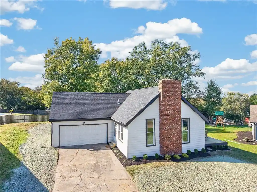 Photo 1 of Single family home for sale at 1113 Mohawk Dr, Lebanon, OH 45036 | MLS# 971763 | Listing updated on 2026-10-22